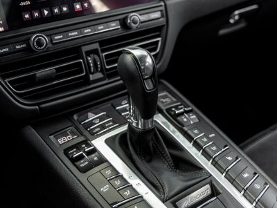 2021 Porsche Macan Macan