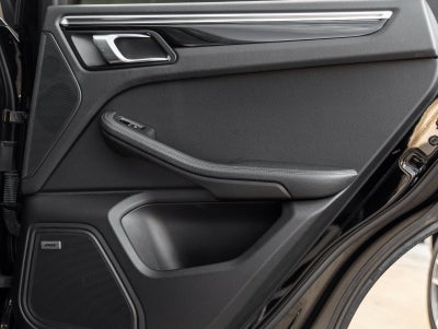 2021 Porsche Macan Macan