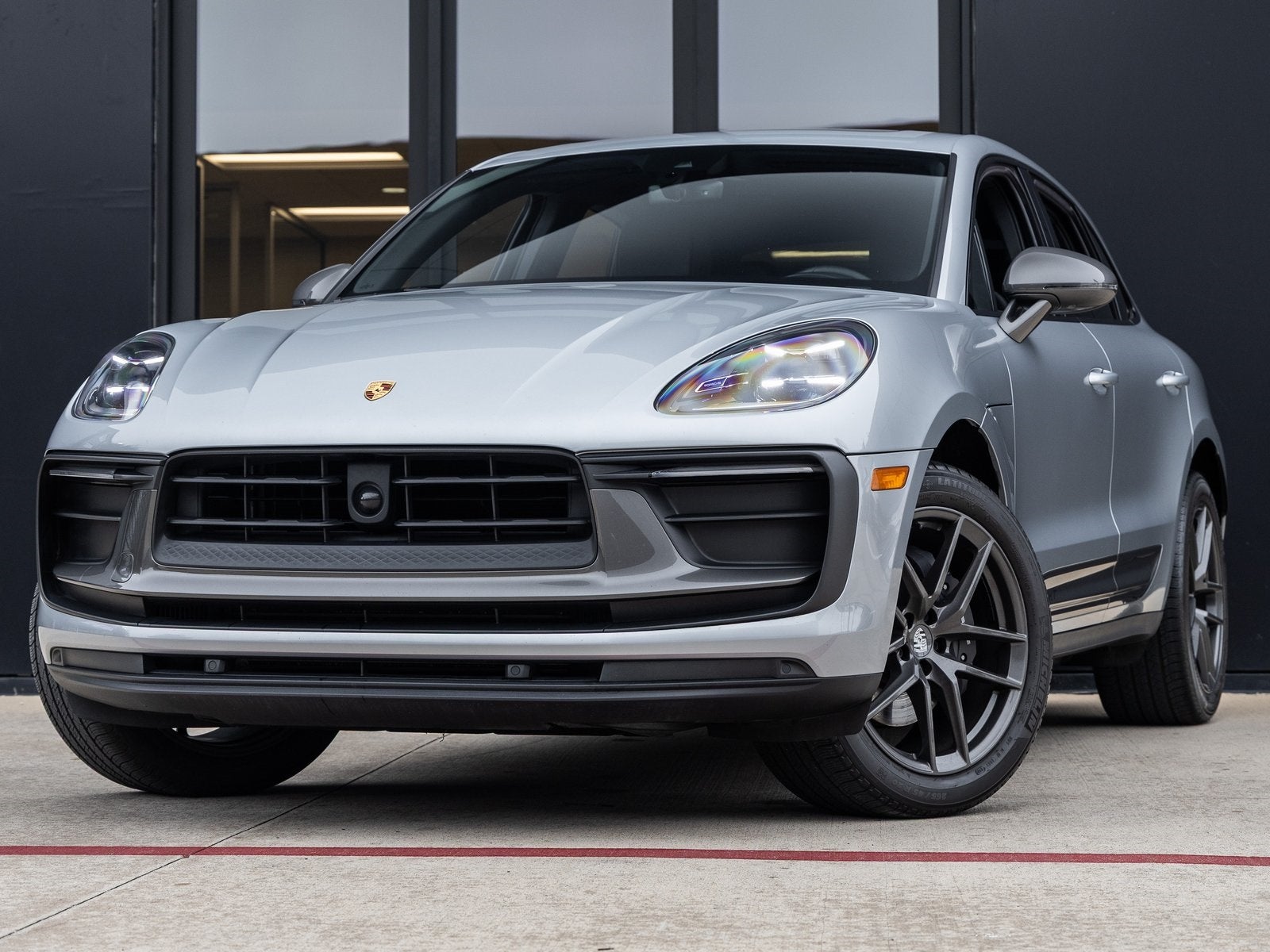 2023 Porsche Macan T