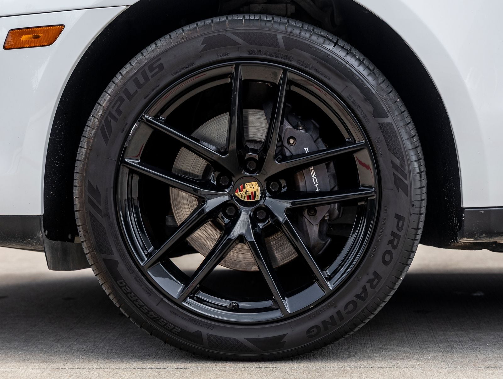 2023 Porsche Macan Macan (MY23)