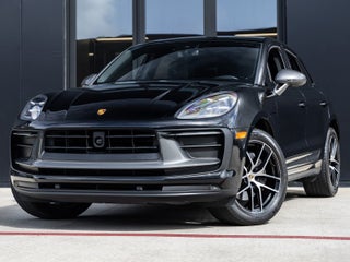 2023 Porsche Macan Macan T (MY23)