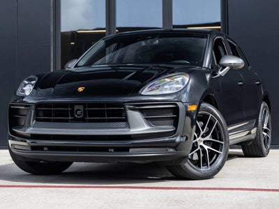 2023 Porsche Macan Macan T (MY23)