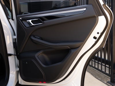 2026 Porsche Macan Macan