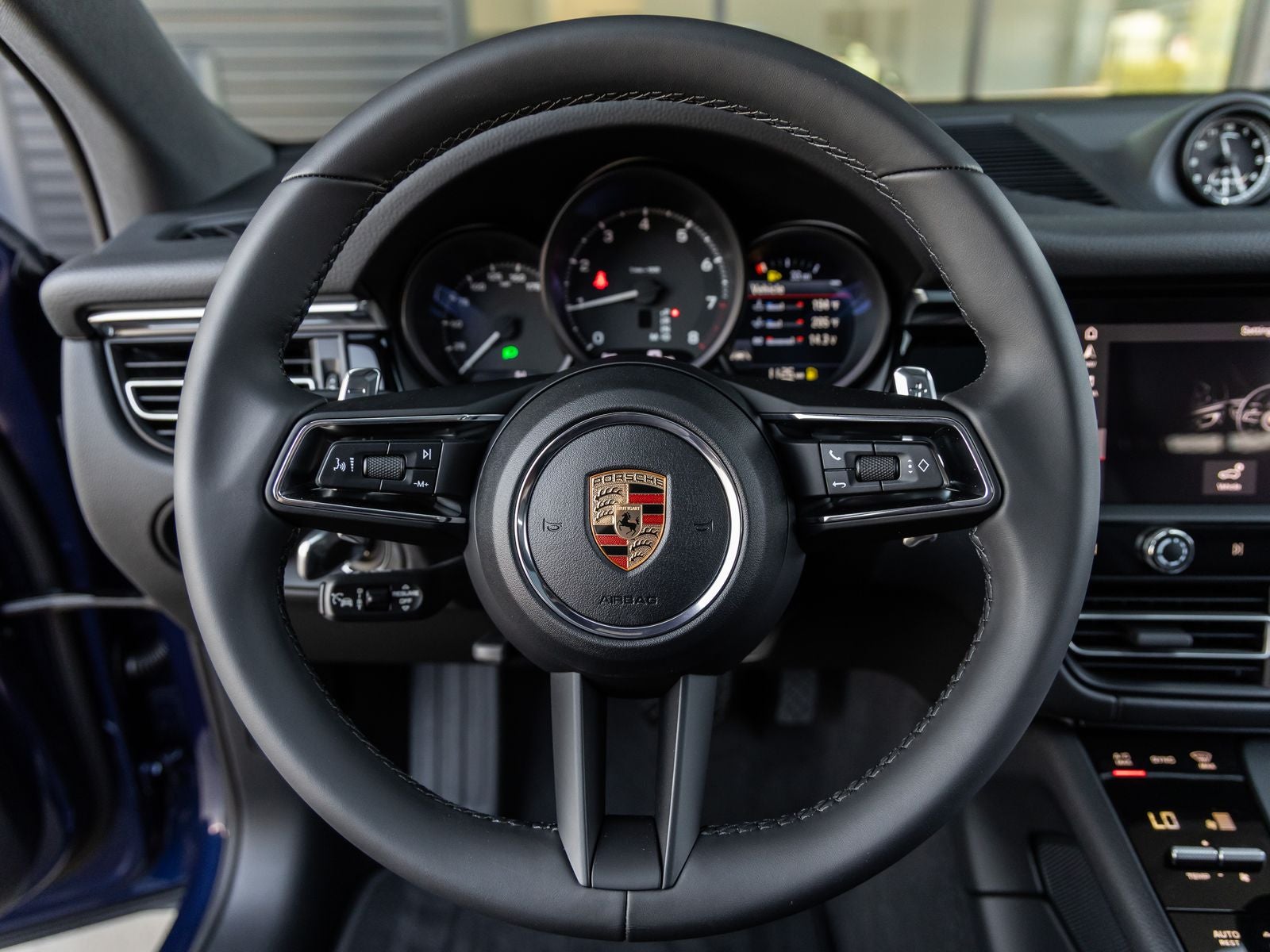 2026 Porsche Macan AWD