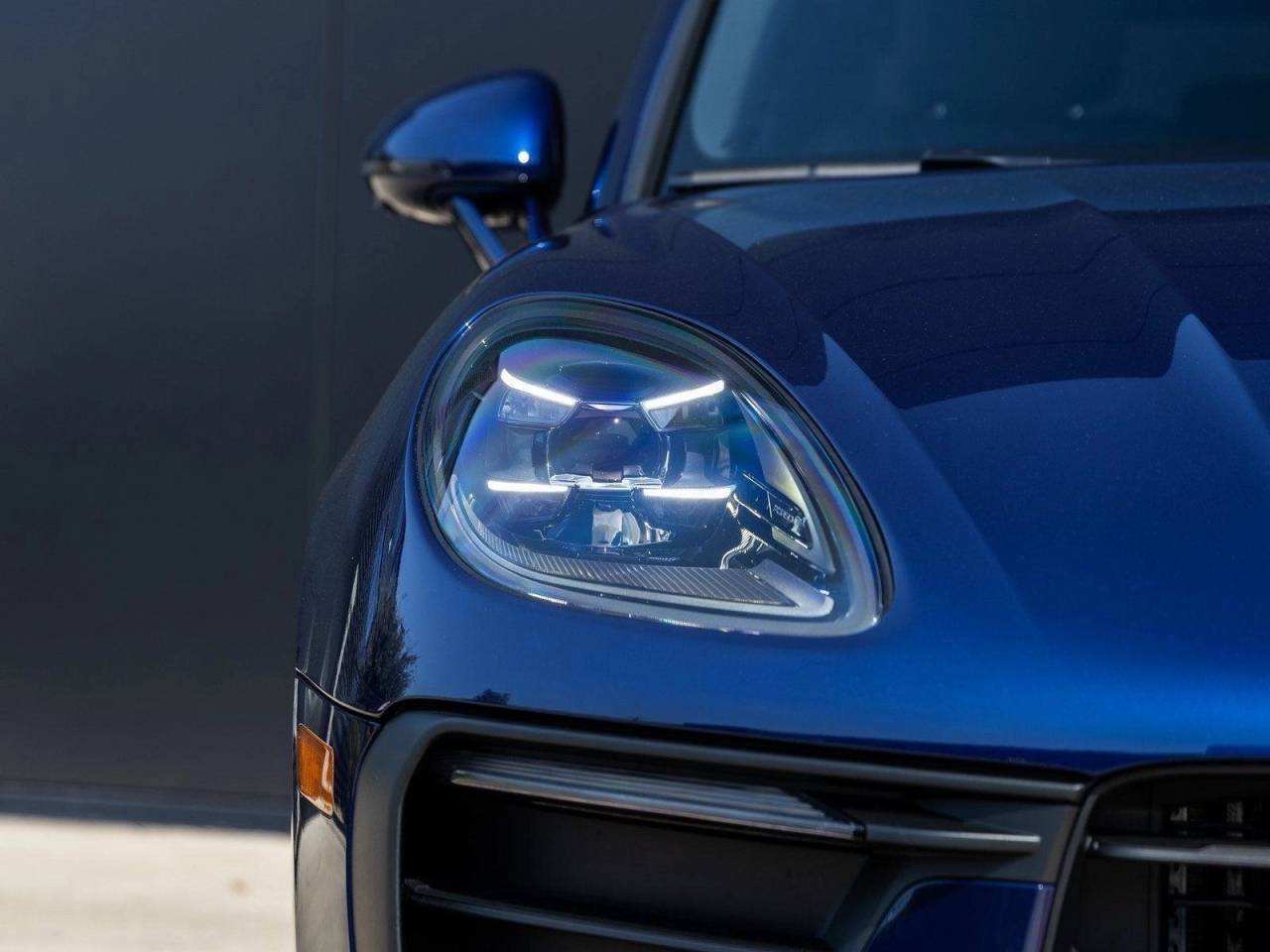 2026 Porsche Macan AWD