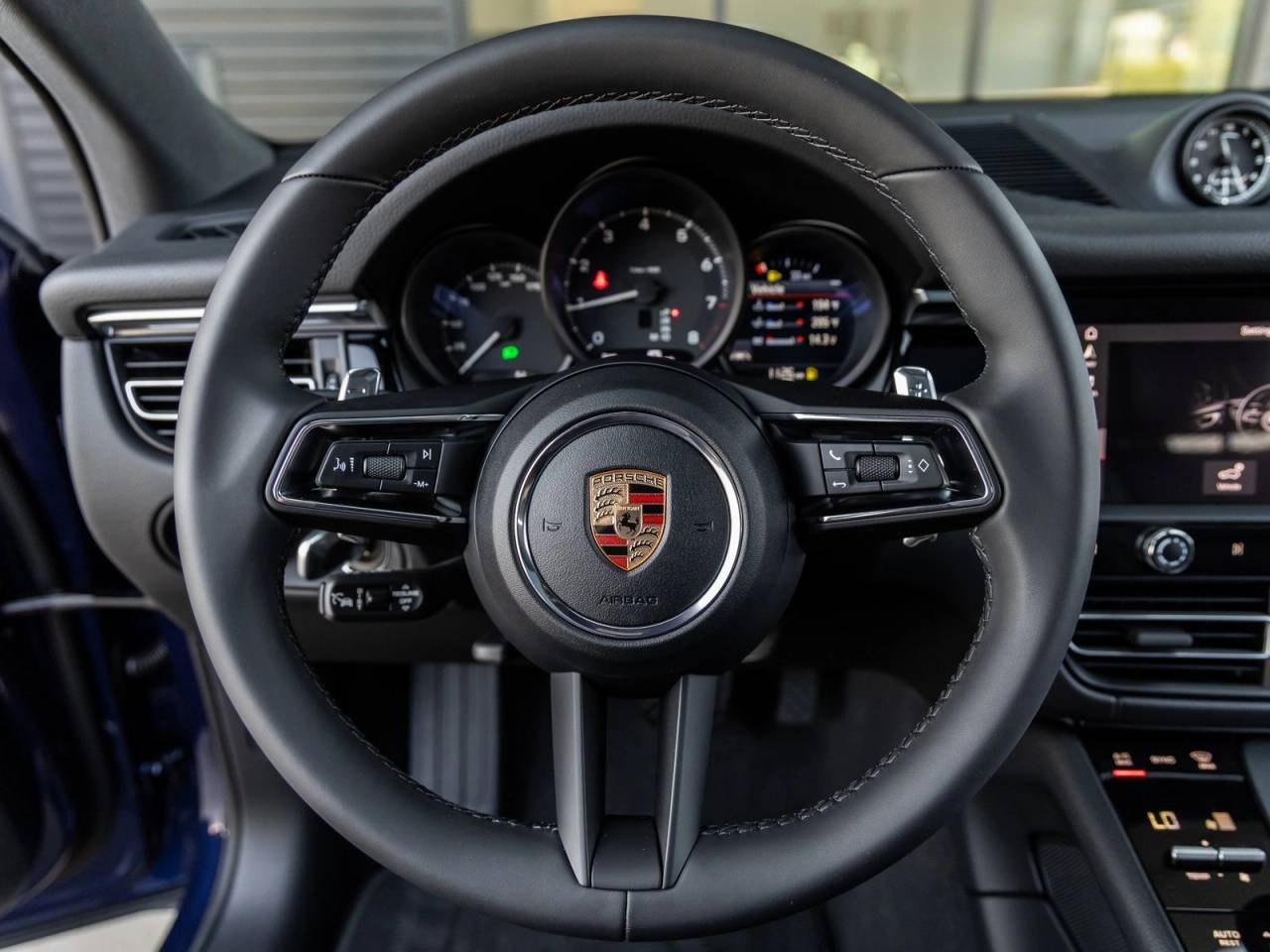 2026 Porsche Macan AWD
