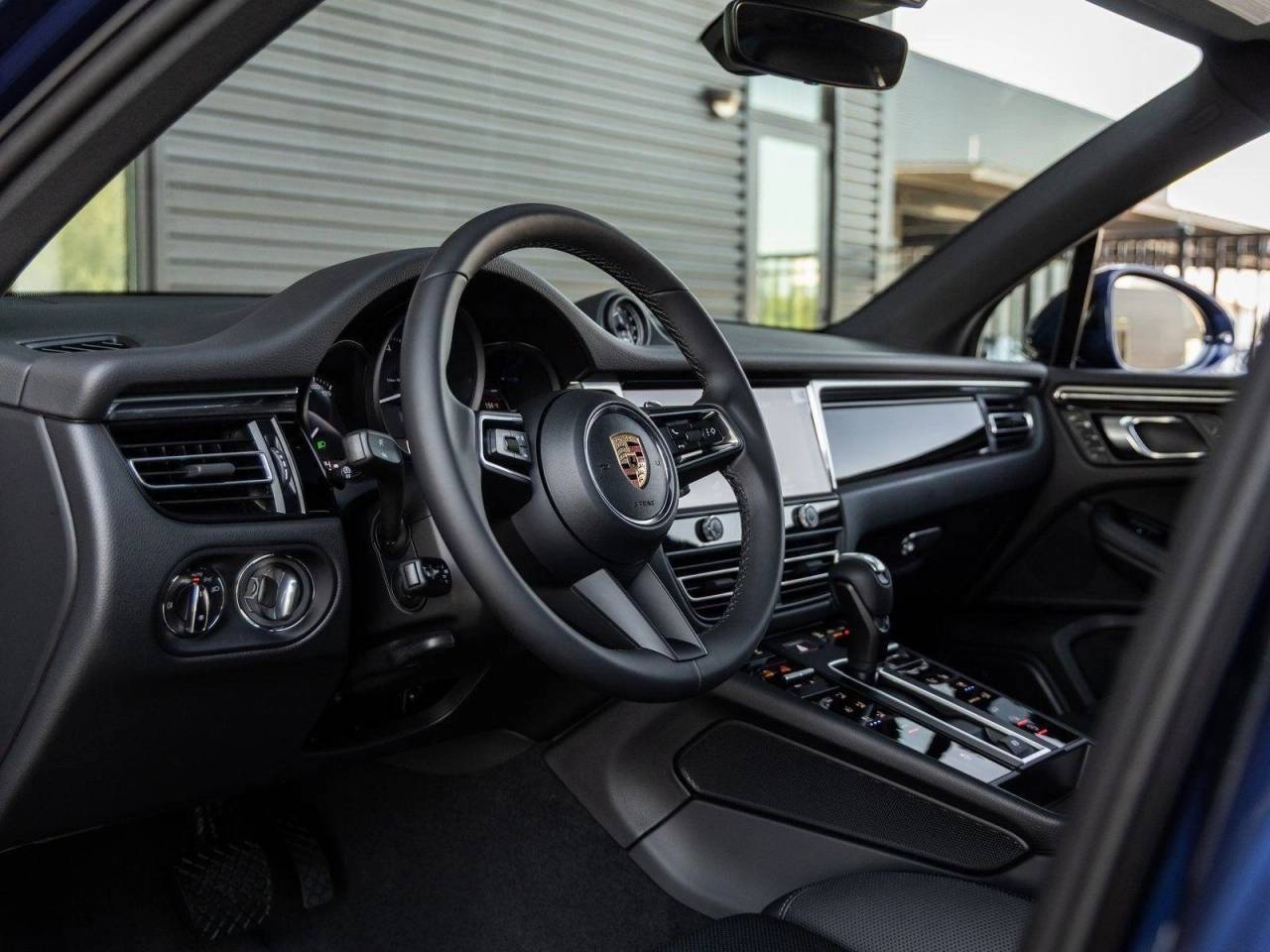 2026 Porsche Macan AWD