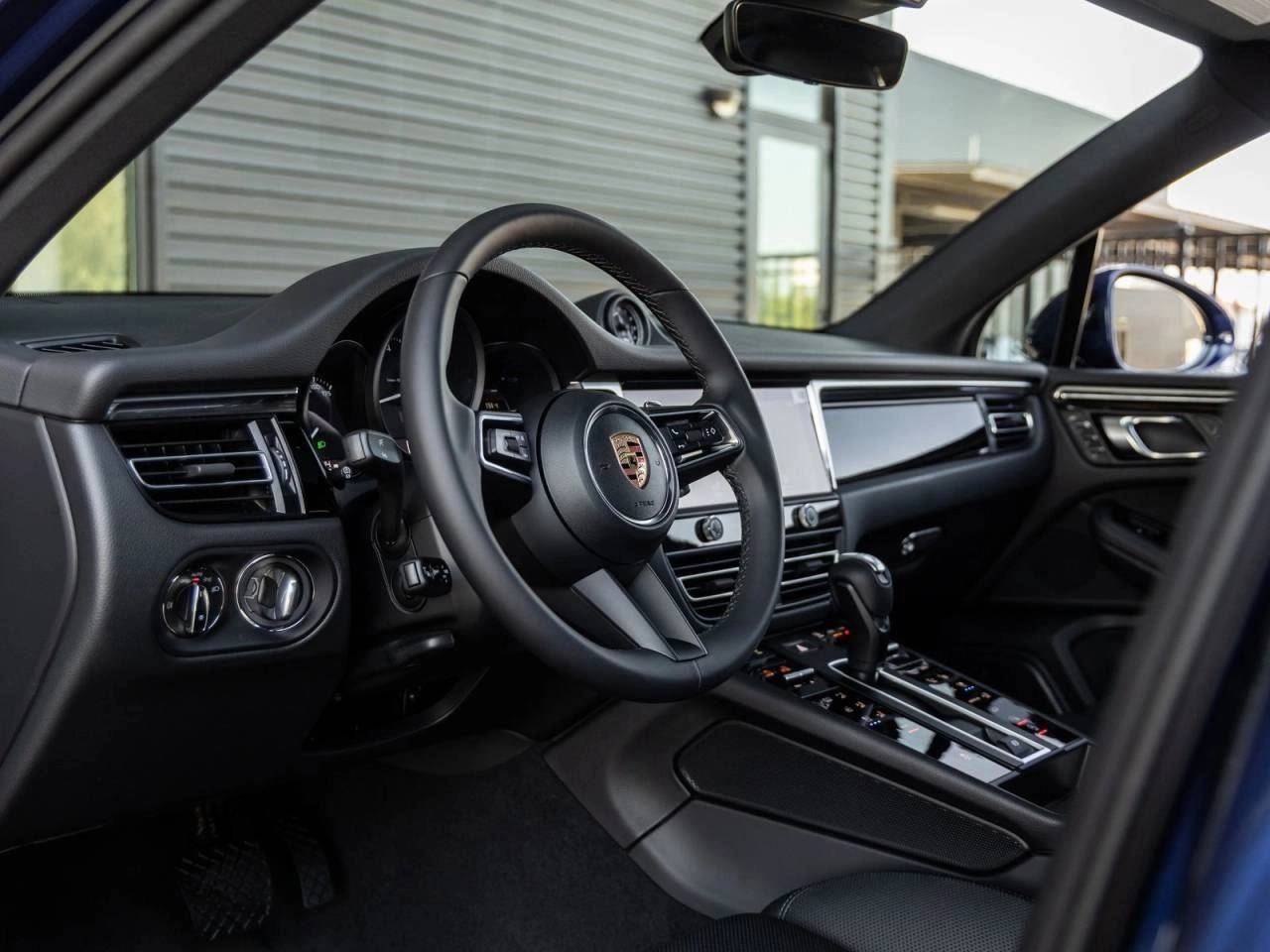 2026 Porsche Macan AWD