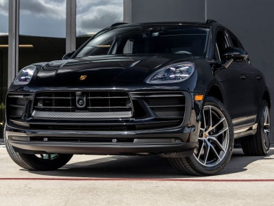 2026 Porsche Macan Base