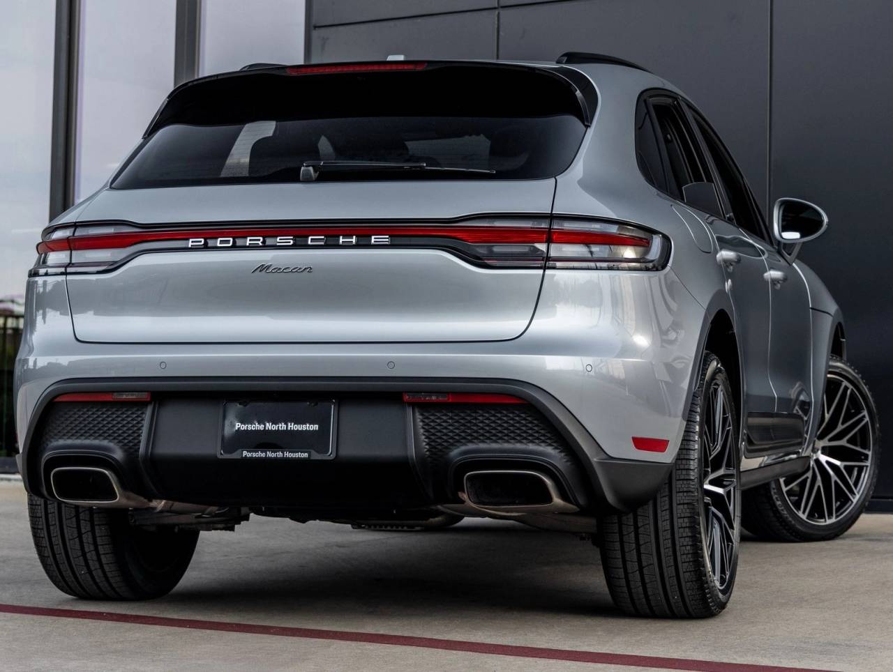 2026 Porsche Macan AWD