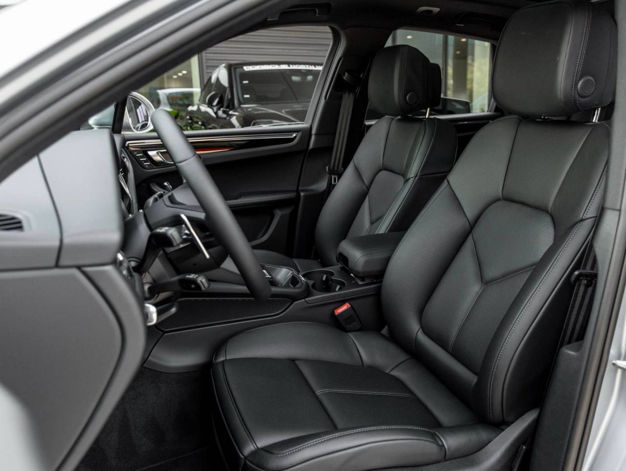 2026 Porsche Macan AWD