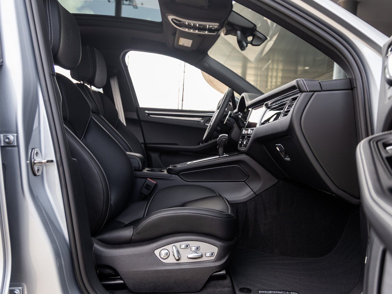 2026 Porsche Macan Macan T