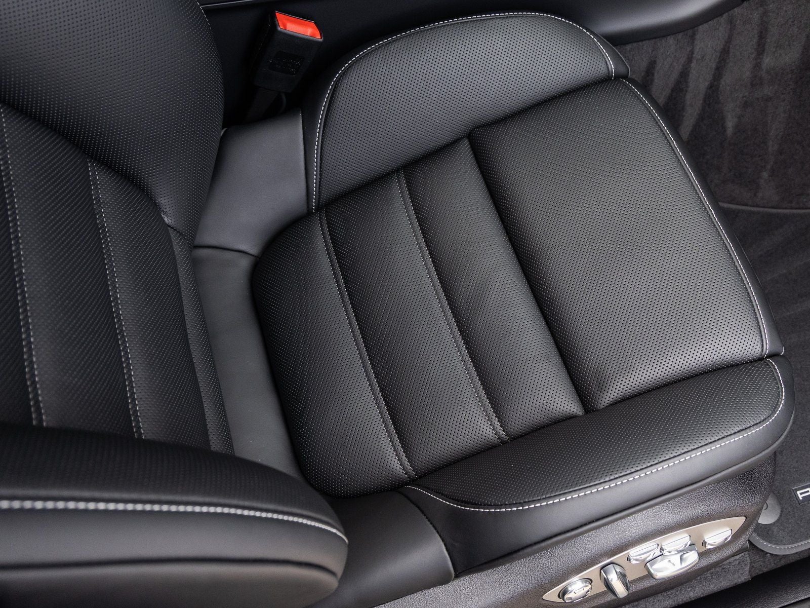 2026 Porsche Macan Macan T