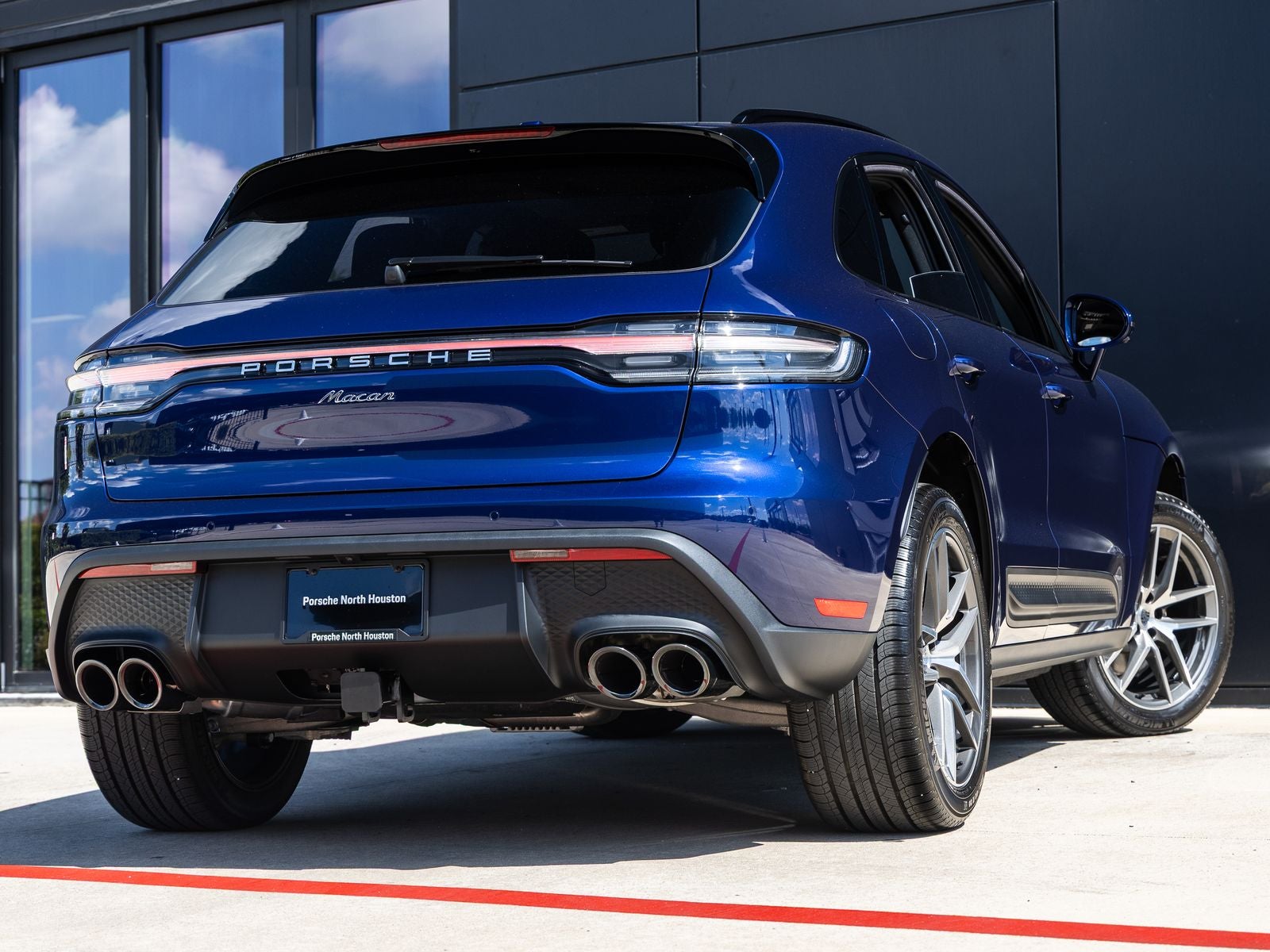 2026 Porsche Macan AWD