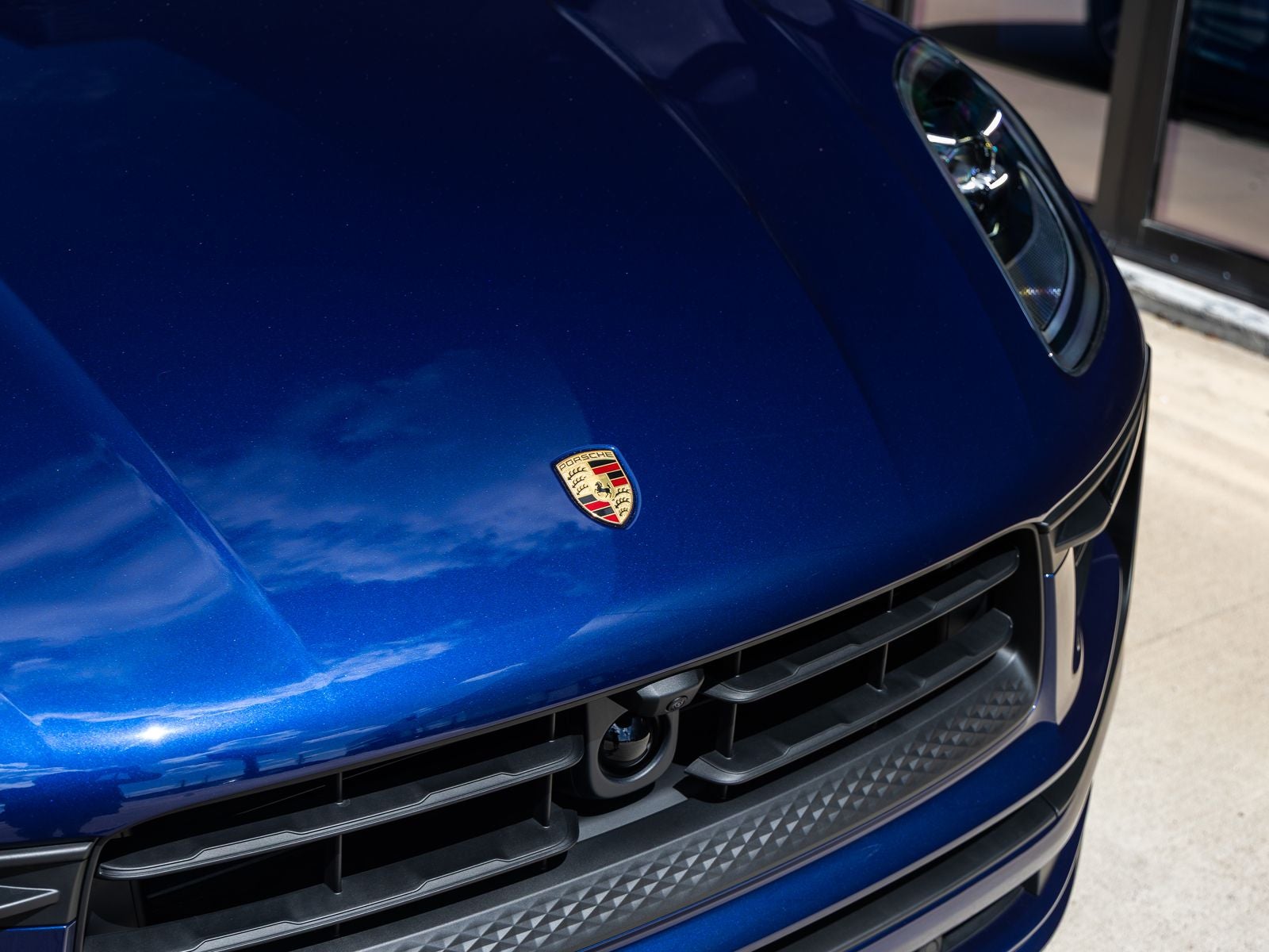 2026 Porsche Macan AWD