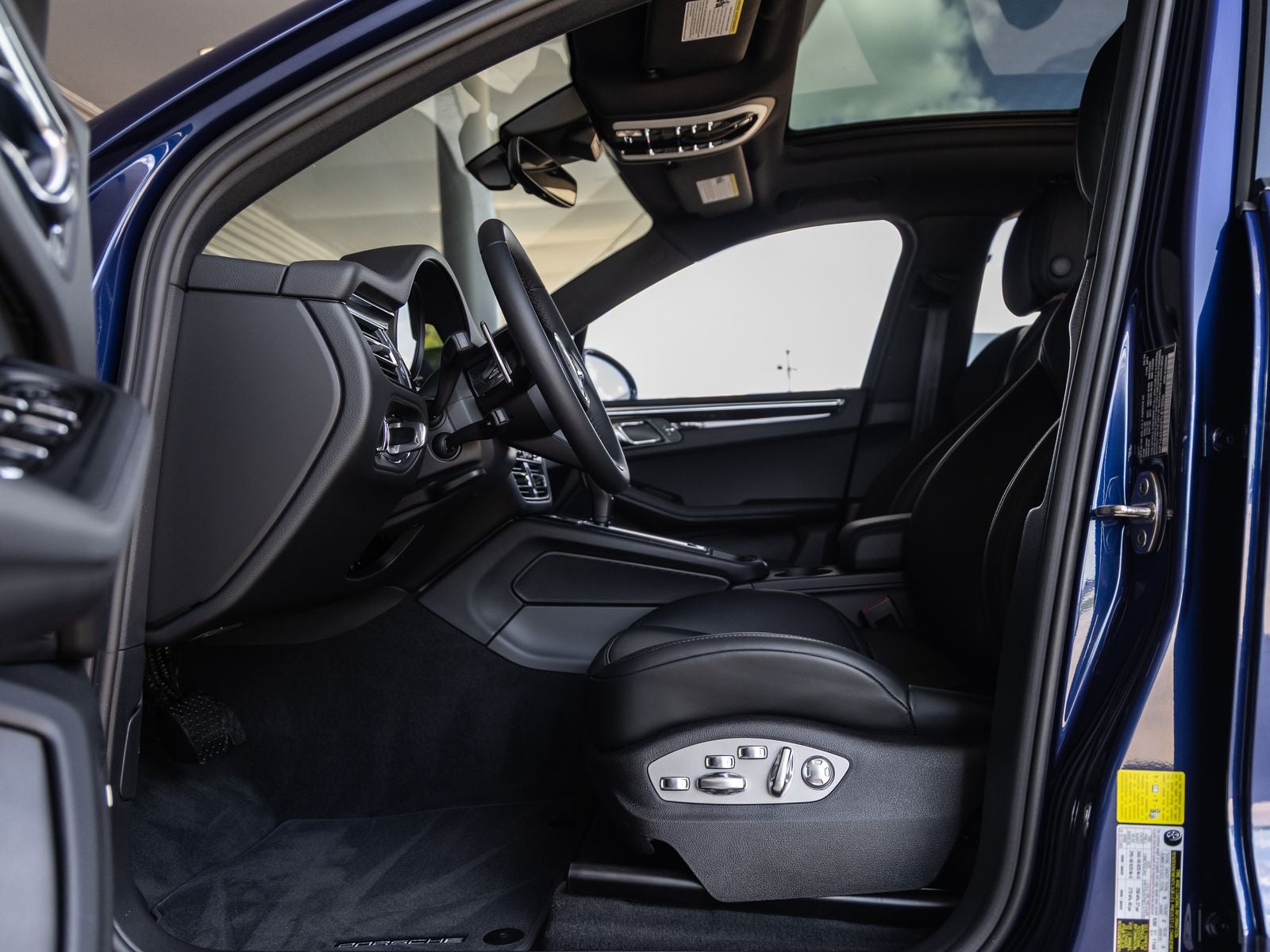 2026 Porsche Macan AWD