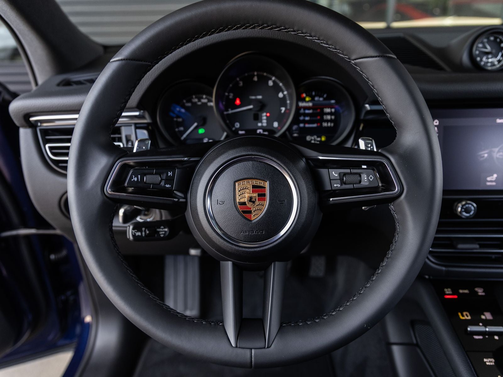 2026 Porsche Macan AWD
