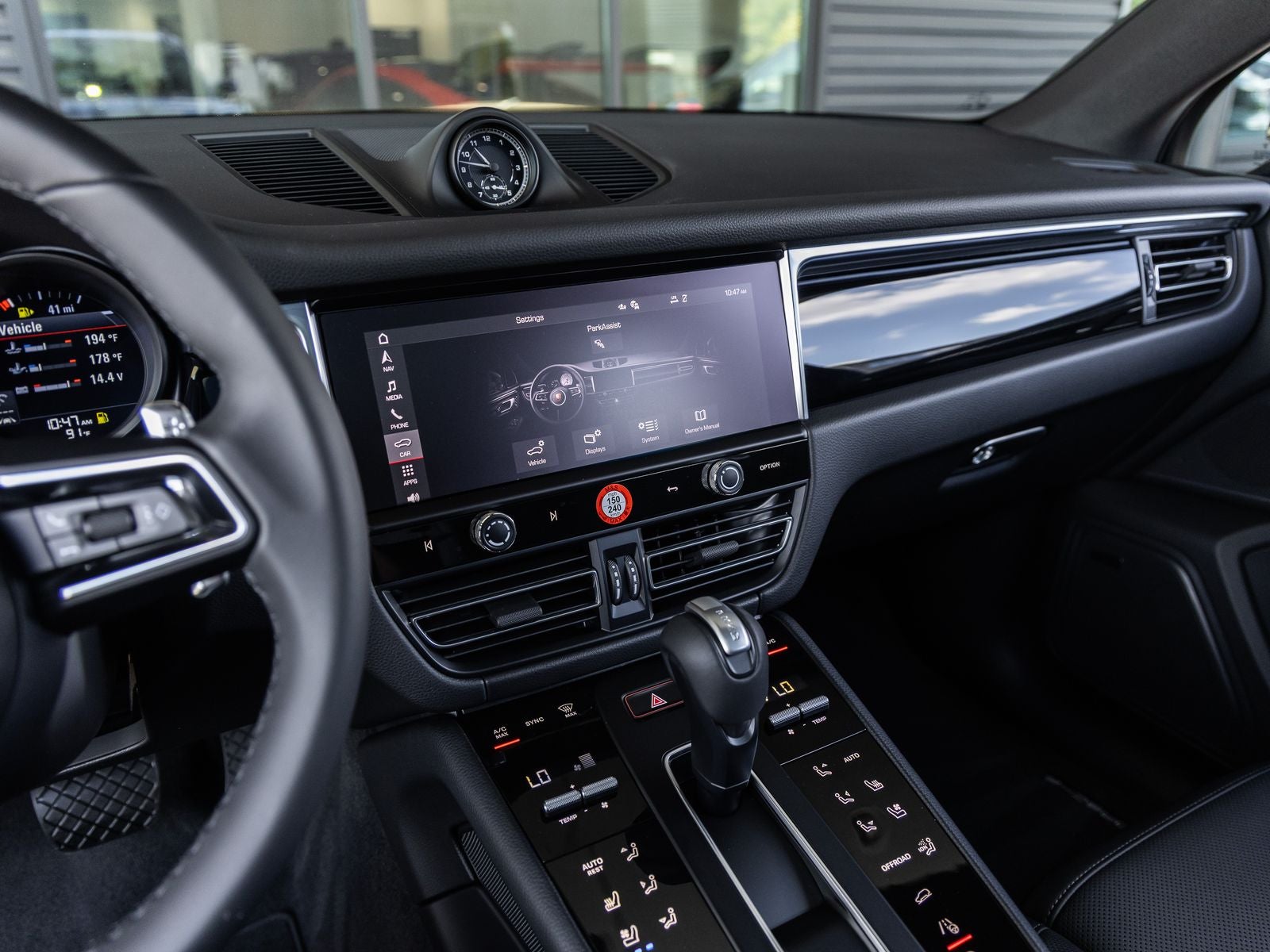 2026 Porsche Macan AWD