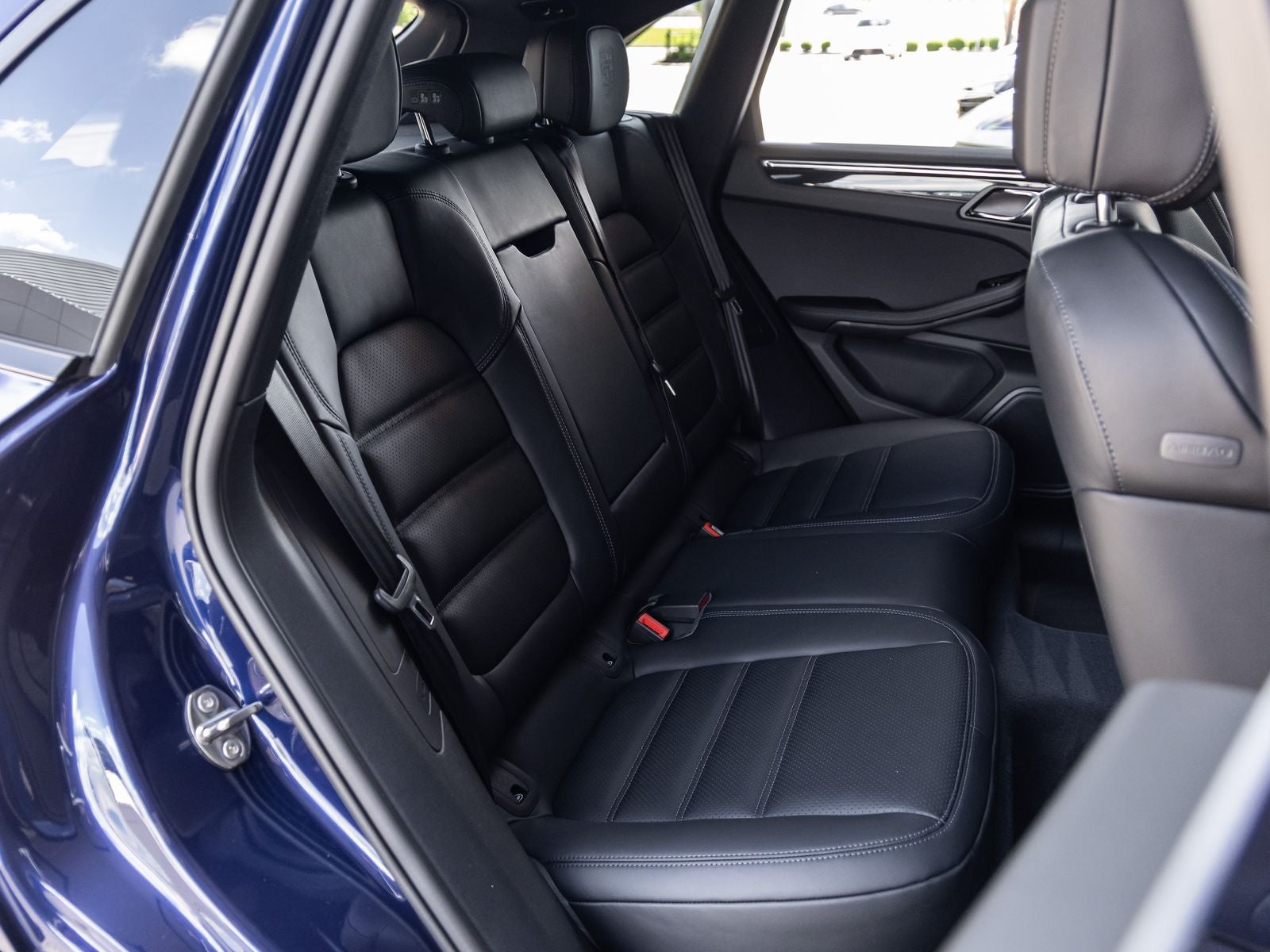 2026 Porsche Macan AWD