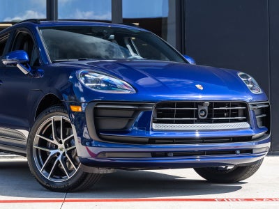 2026 Porsche Macan AWD