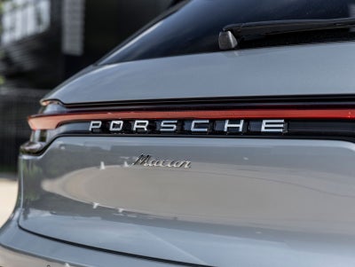 2026 Porsche Macan AWD