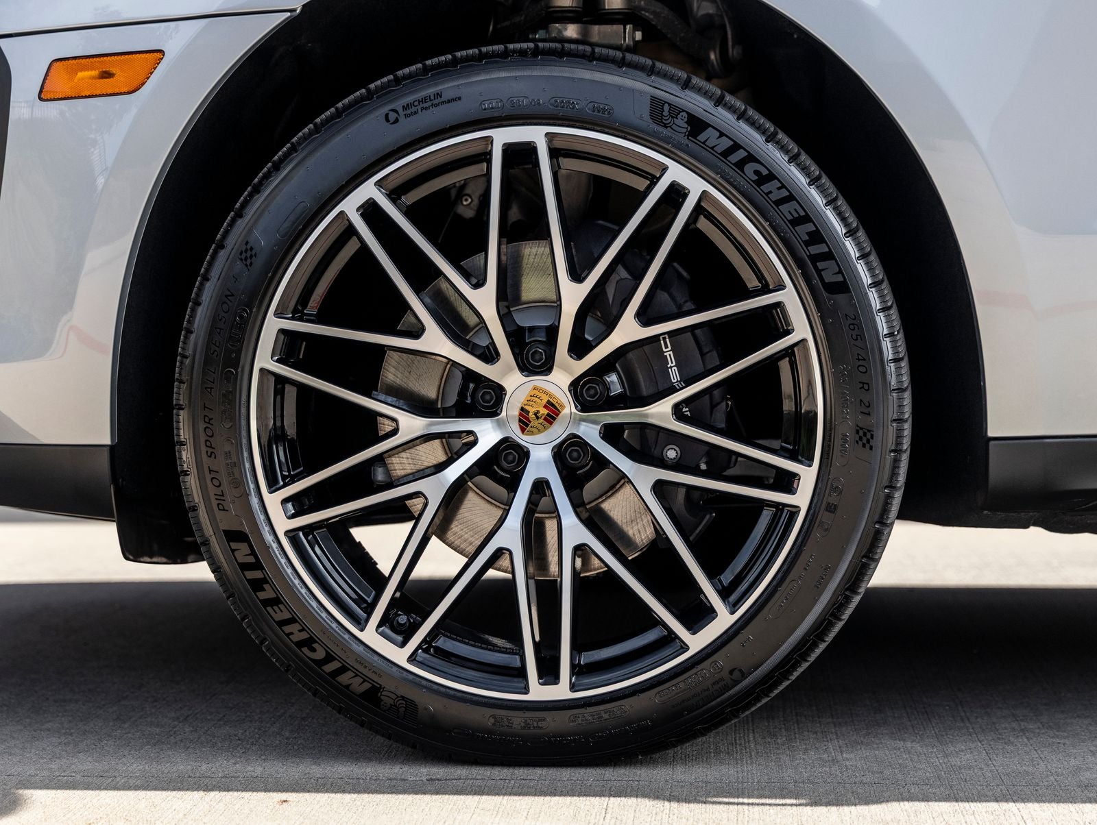 2026 Porsche Macan AWD