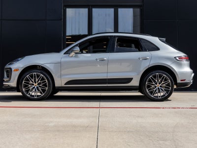 2026 Porsche Macan AWD