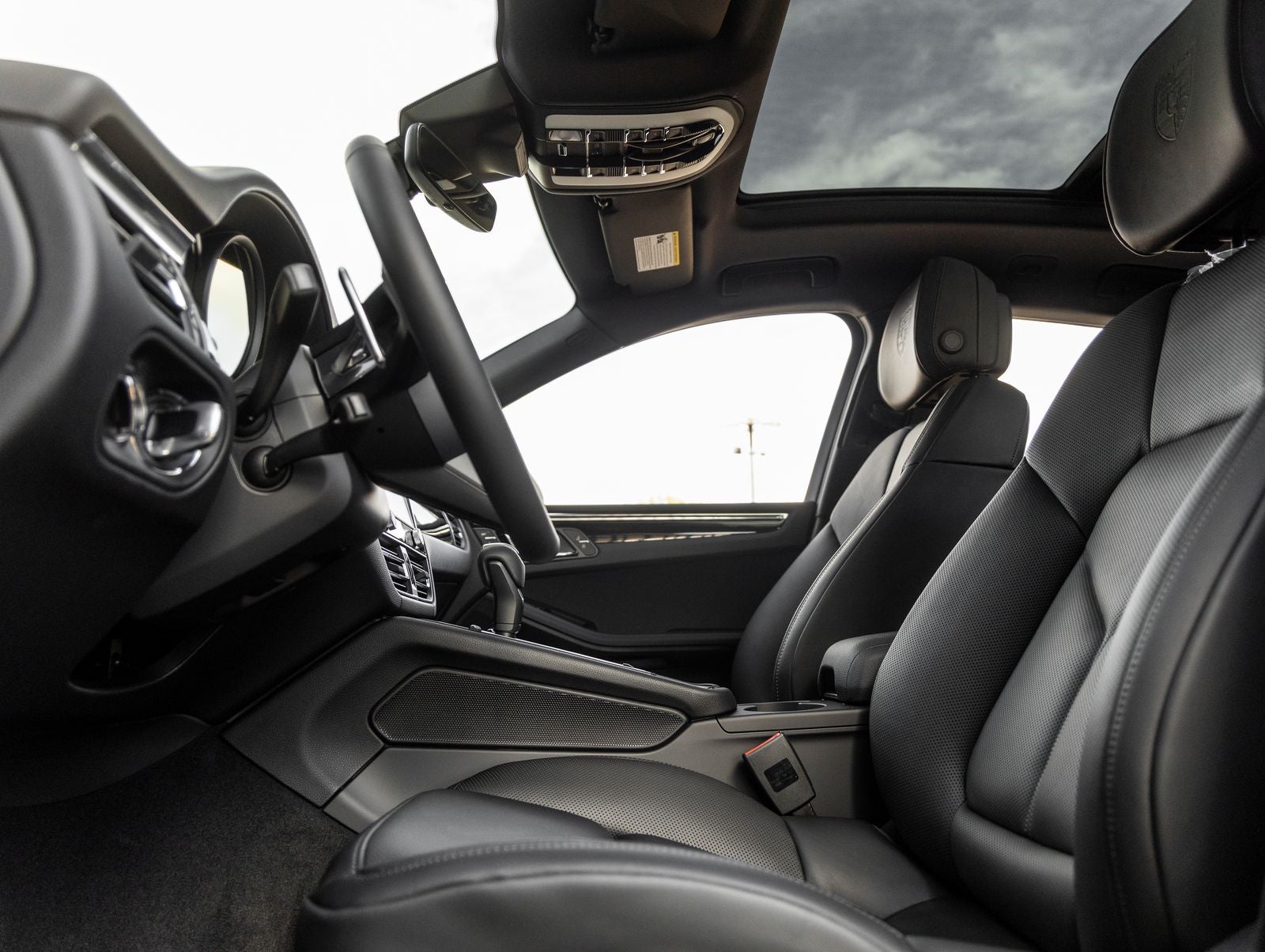 2026 Porsche Macan AWD