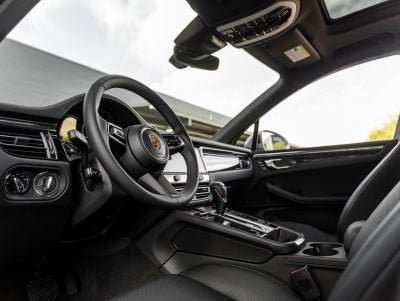 2026 Porsche Macan AWD