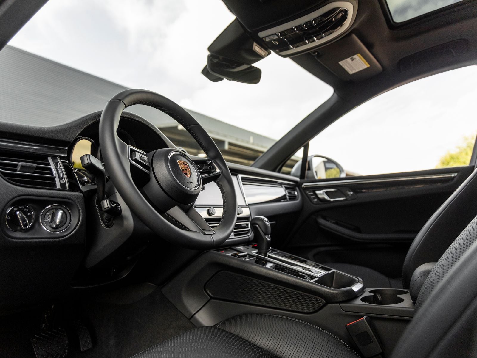 2026 Porsche Macan AWD