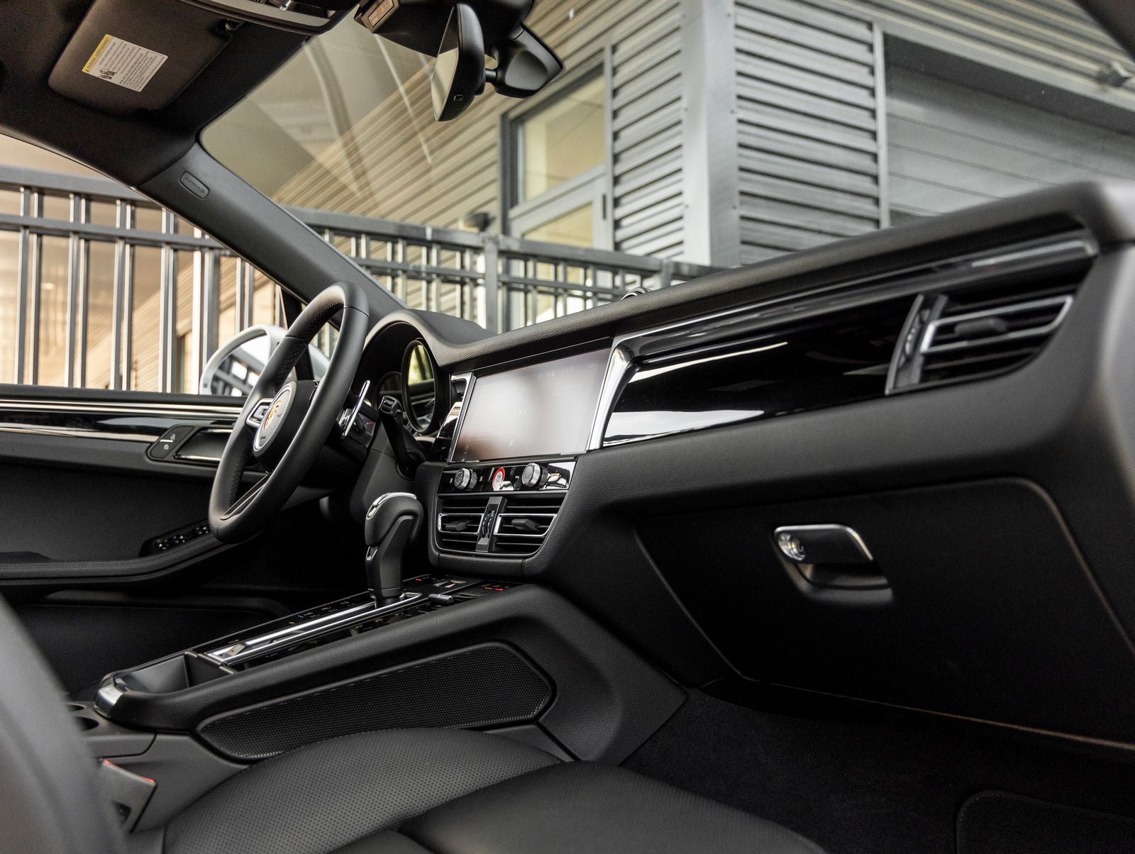 2026 Porsche Macan AWD