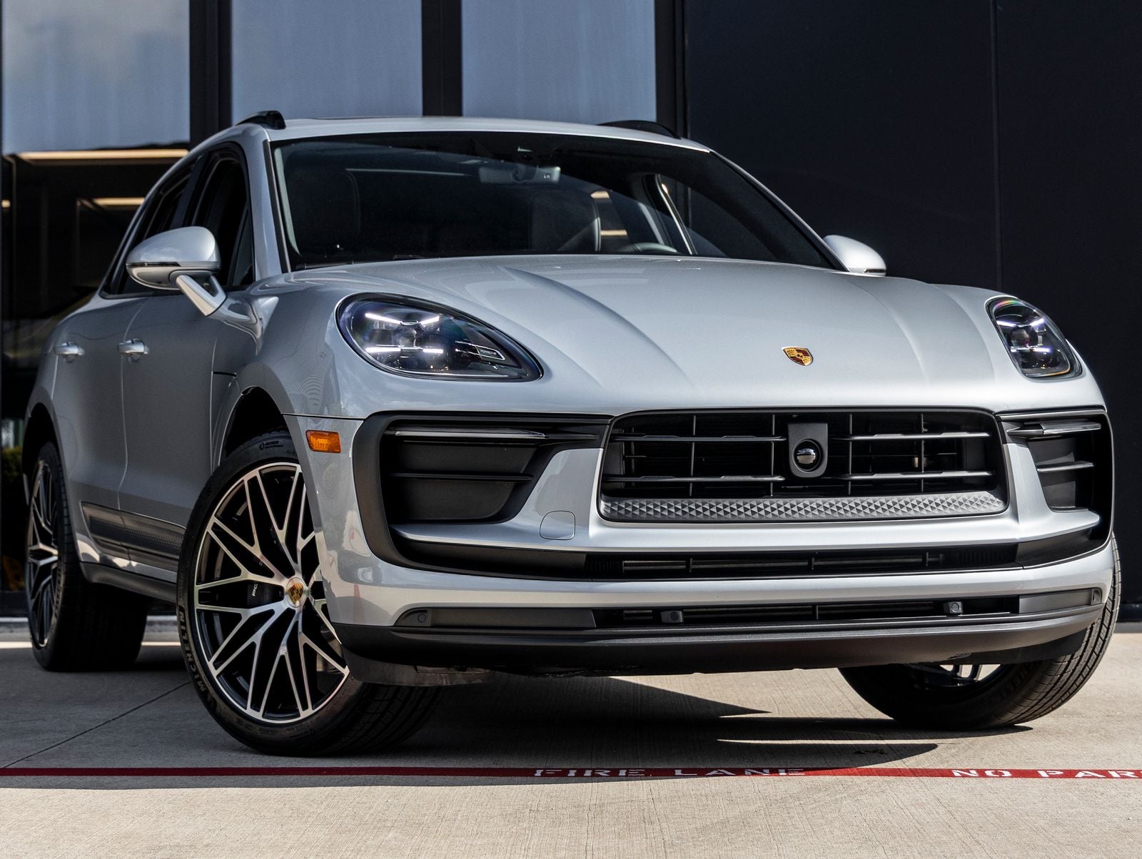 2026 Porsche Macan AWD