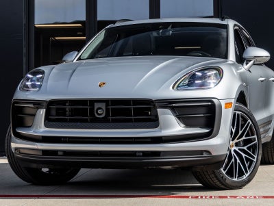 2026 Porsche Macan AWD