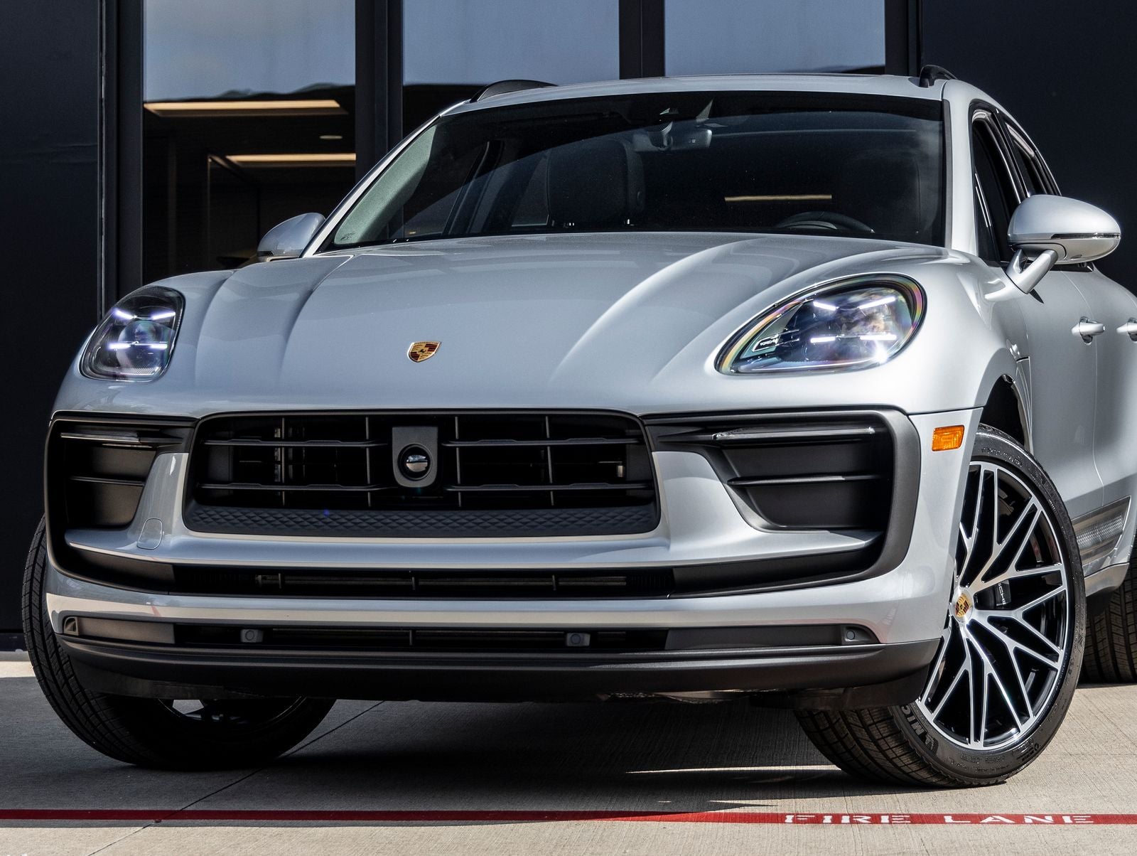 2026 Porsche Macan AWD