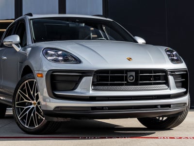 2026 Porsche Macan AWD