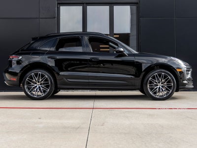 2026 Porsche Macan Base