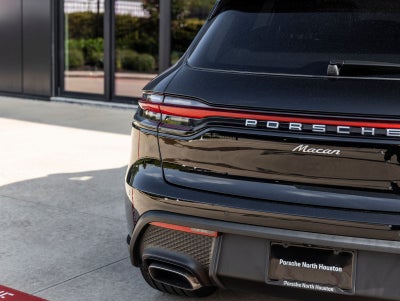 2026 Porsche Macan Base
