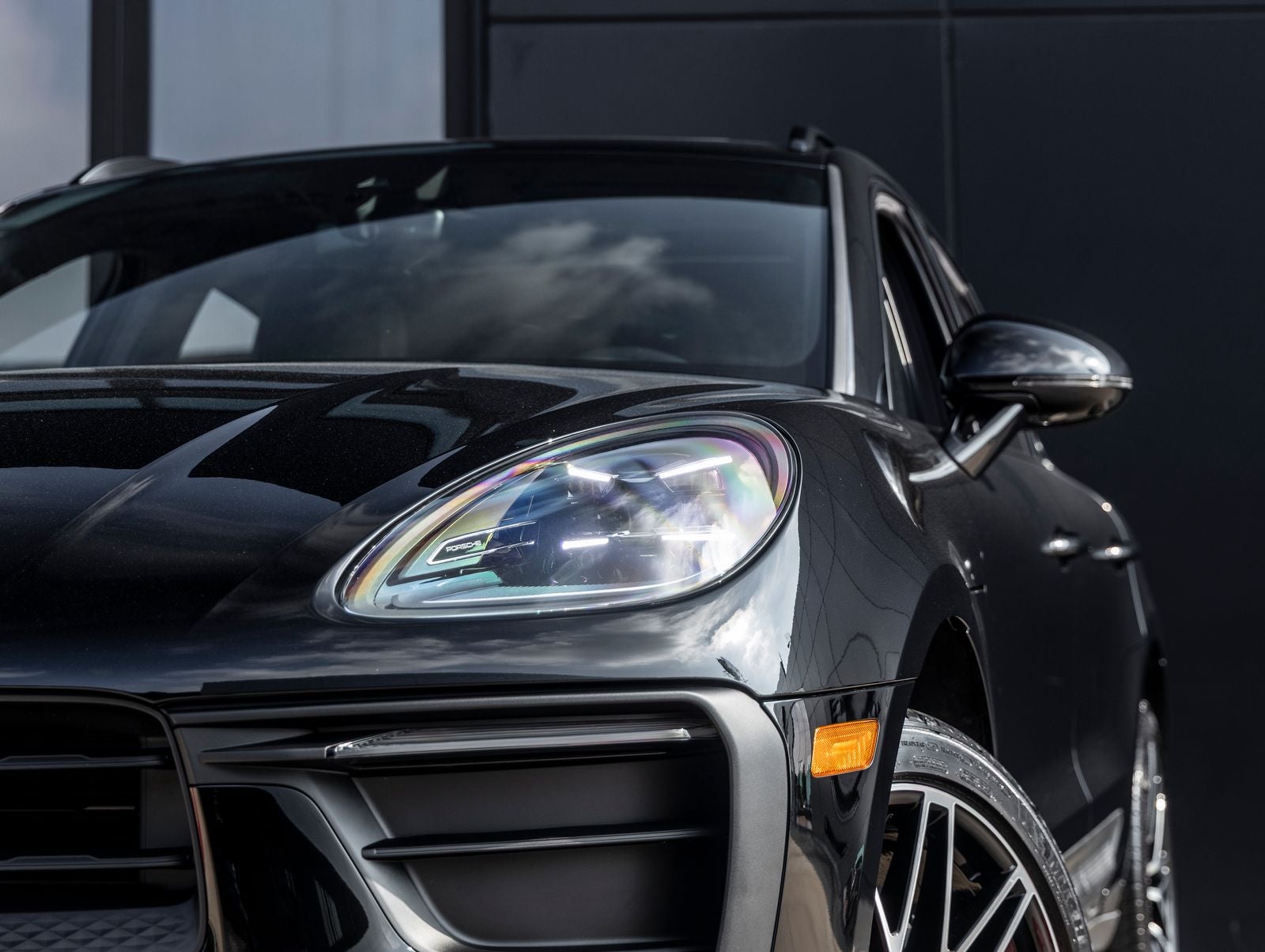 2026 Porsche Macan Base