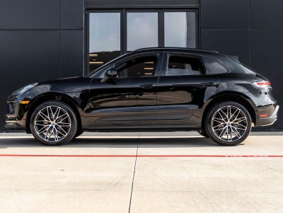 2026 Porsche Macan Base