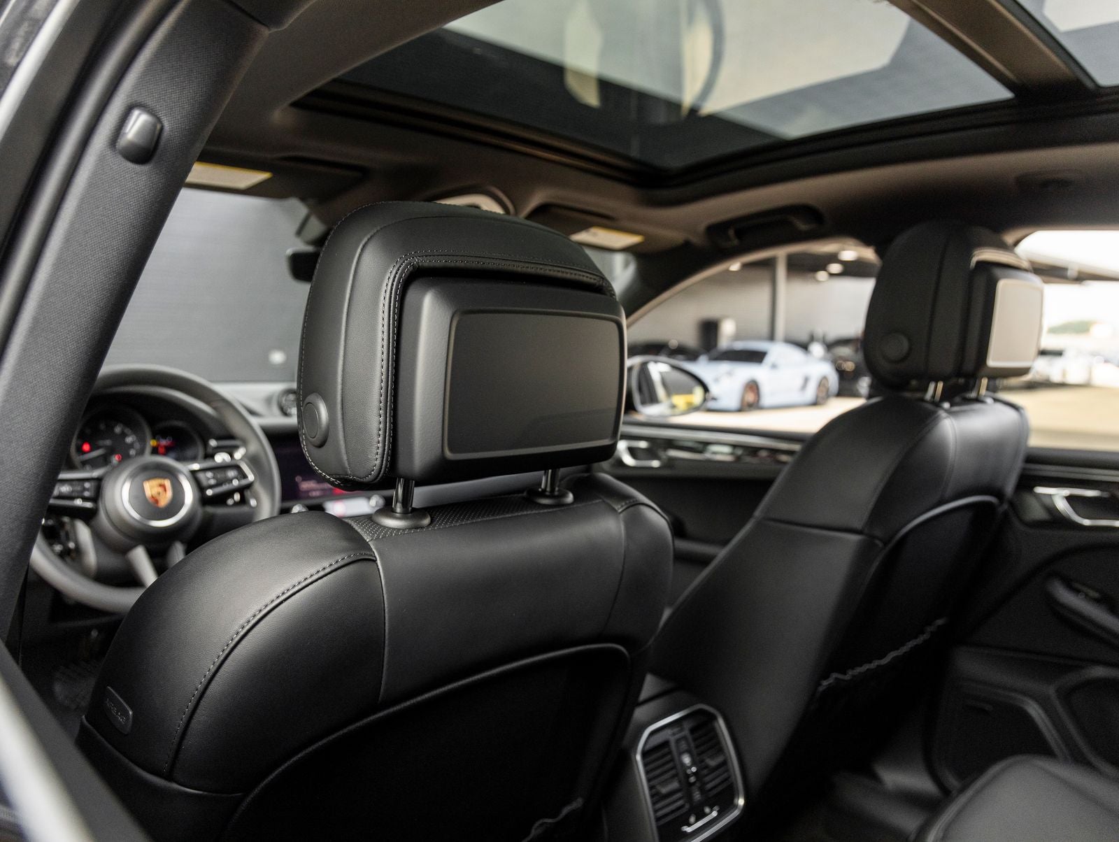 2026 Porsche Macan Base