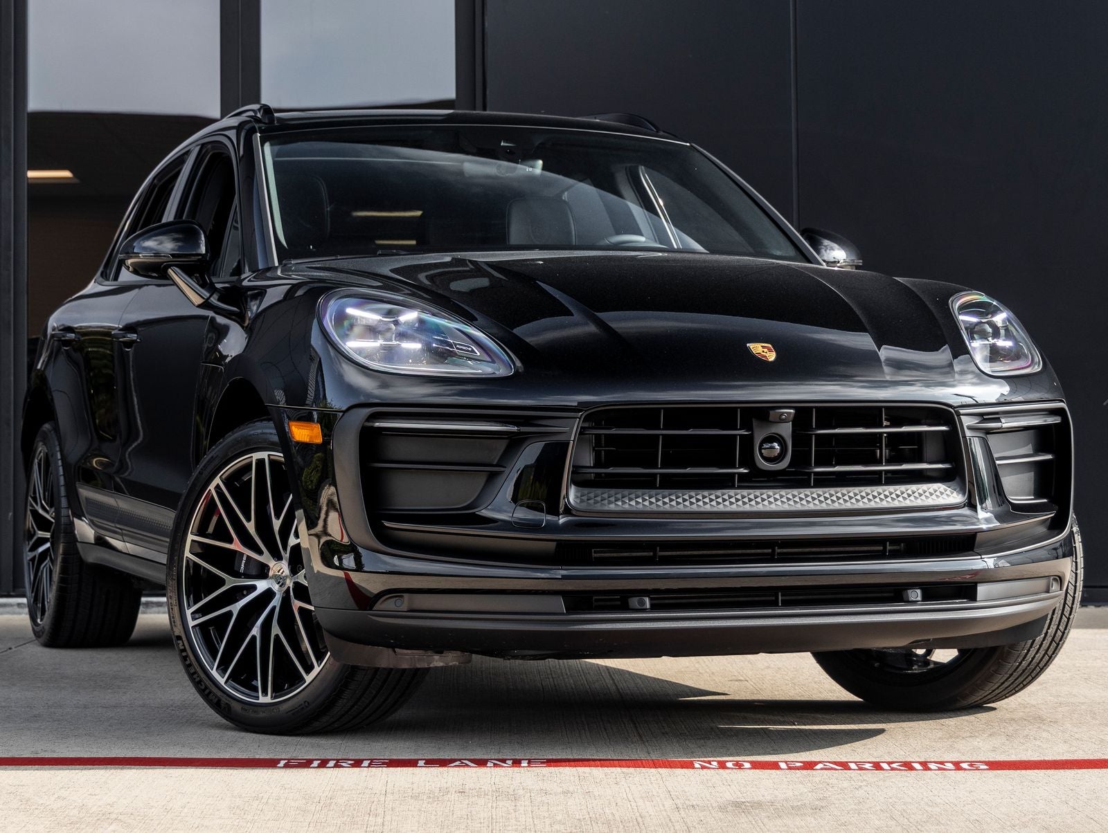 2026 Porsche Macan Base