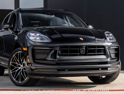 2026 Porsche Macan Base