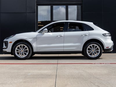 2026 Porsche Macan Macan
