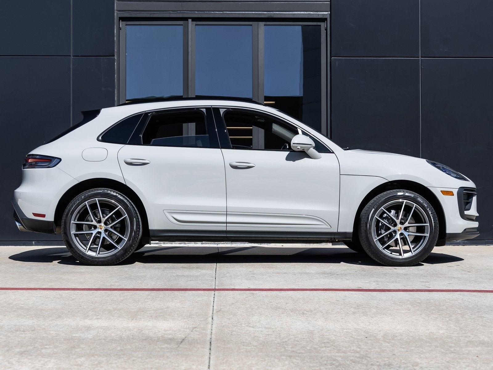 2023 Porsche Macan Macan (MY23)