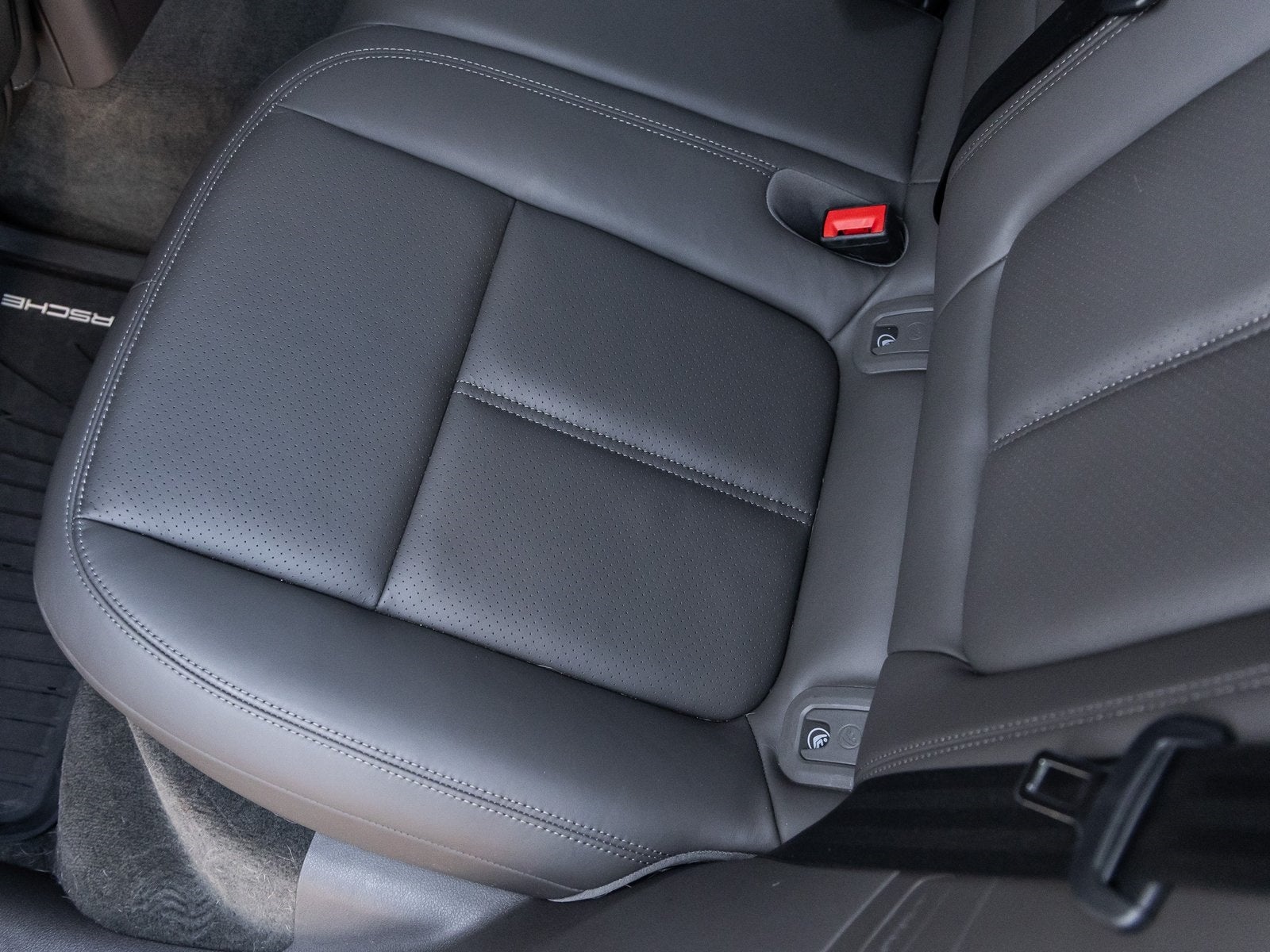 2023 Porsche Macan Macan (MY23)