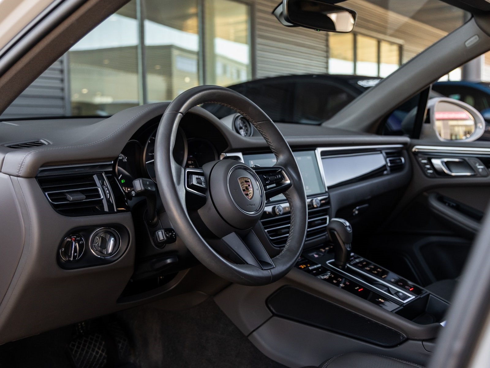 2023 Porsche Macan Macan (MY23)