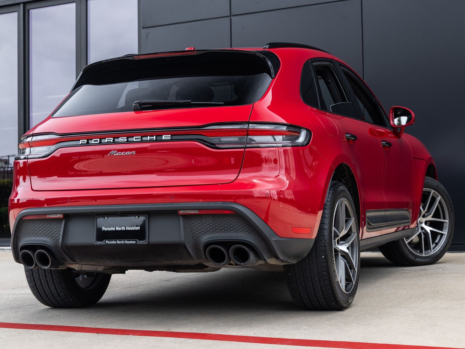 2023 Porsche Macan Base