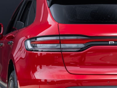 2023 Porsche Macan Base
