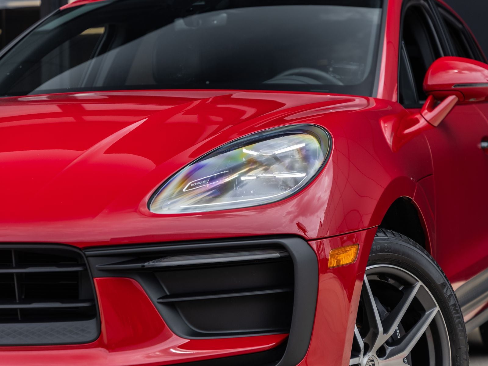 2023 Porsche Macan Base