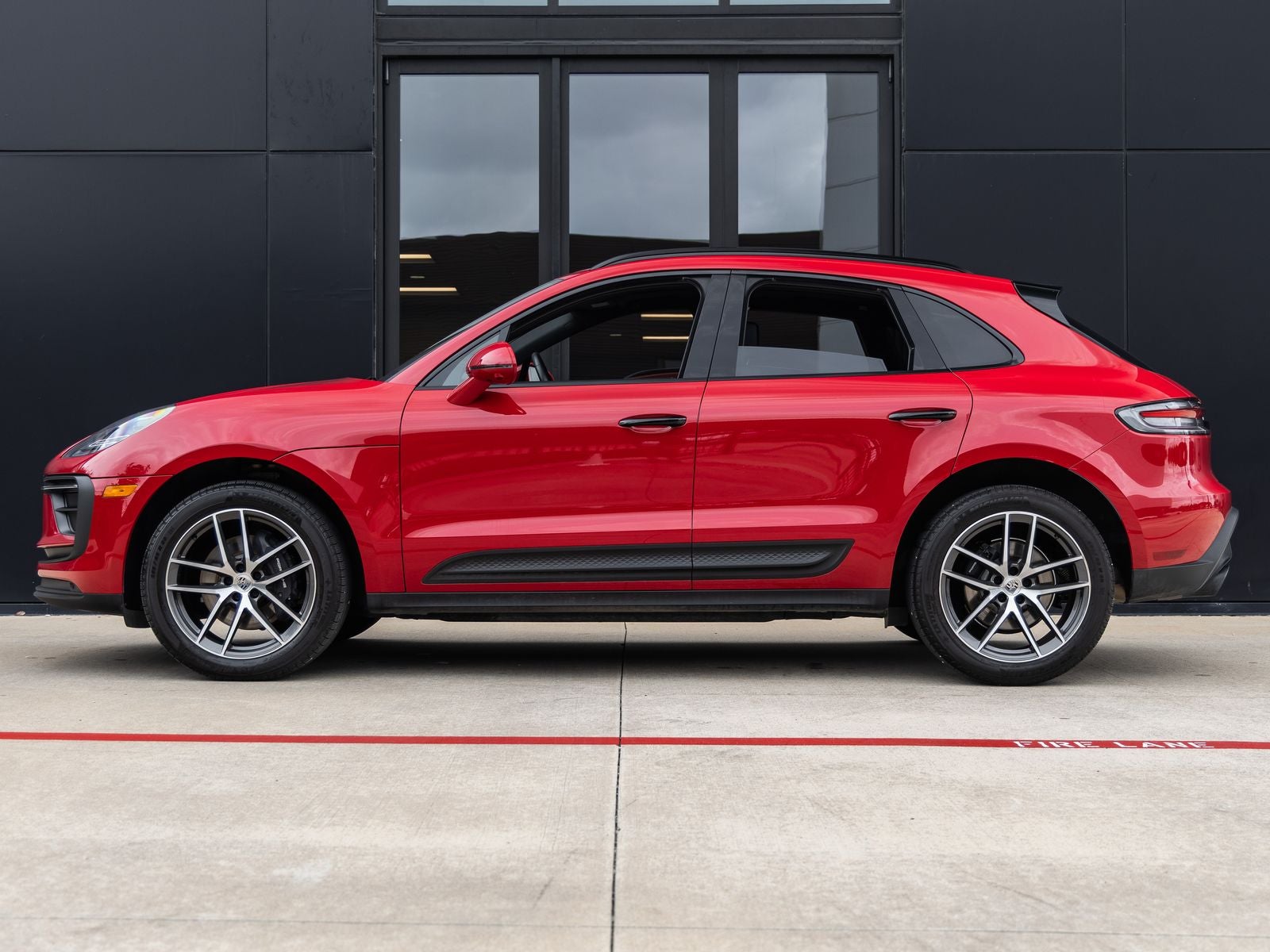 2023 Porsche Macan Base